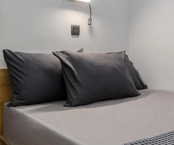 Stylish And Modern Studio - Miltos